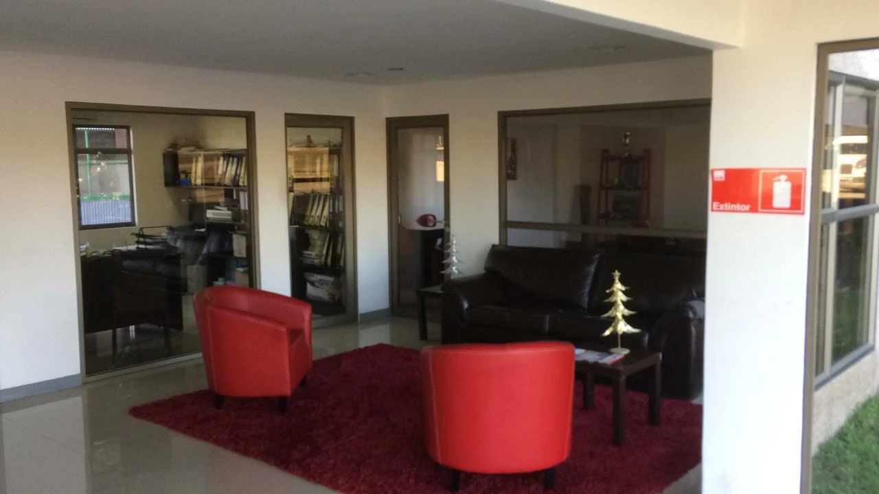Recepción y oficinas de la central TRANSGASA
